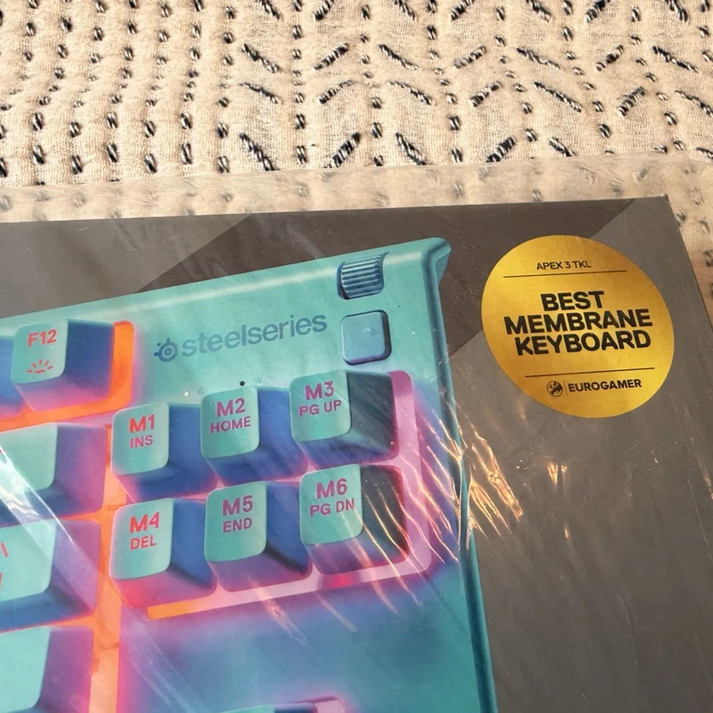 NWT steelseries apex 3 TKL gaming keyboard AQUA